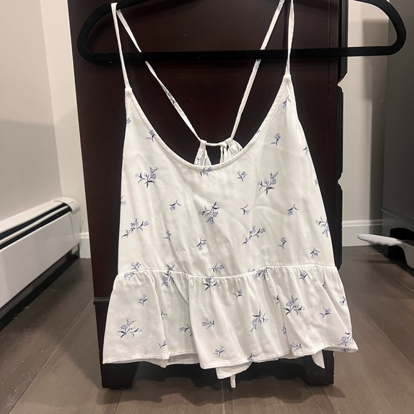 White Floral Hollister Summer Top (XSmall) - Picture 1 of 3